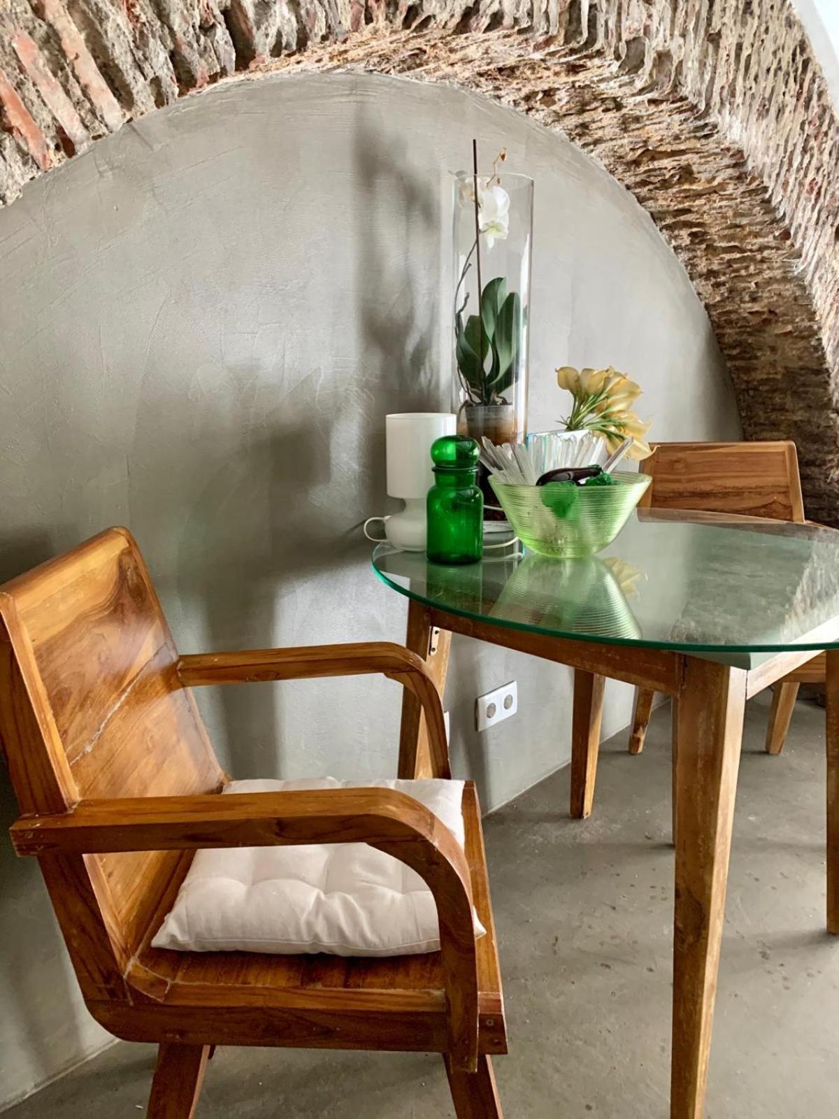 Old Stables Chiado - 2 Bedroom In The Heart Of Lisboa Kültér fotó