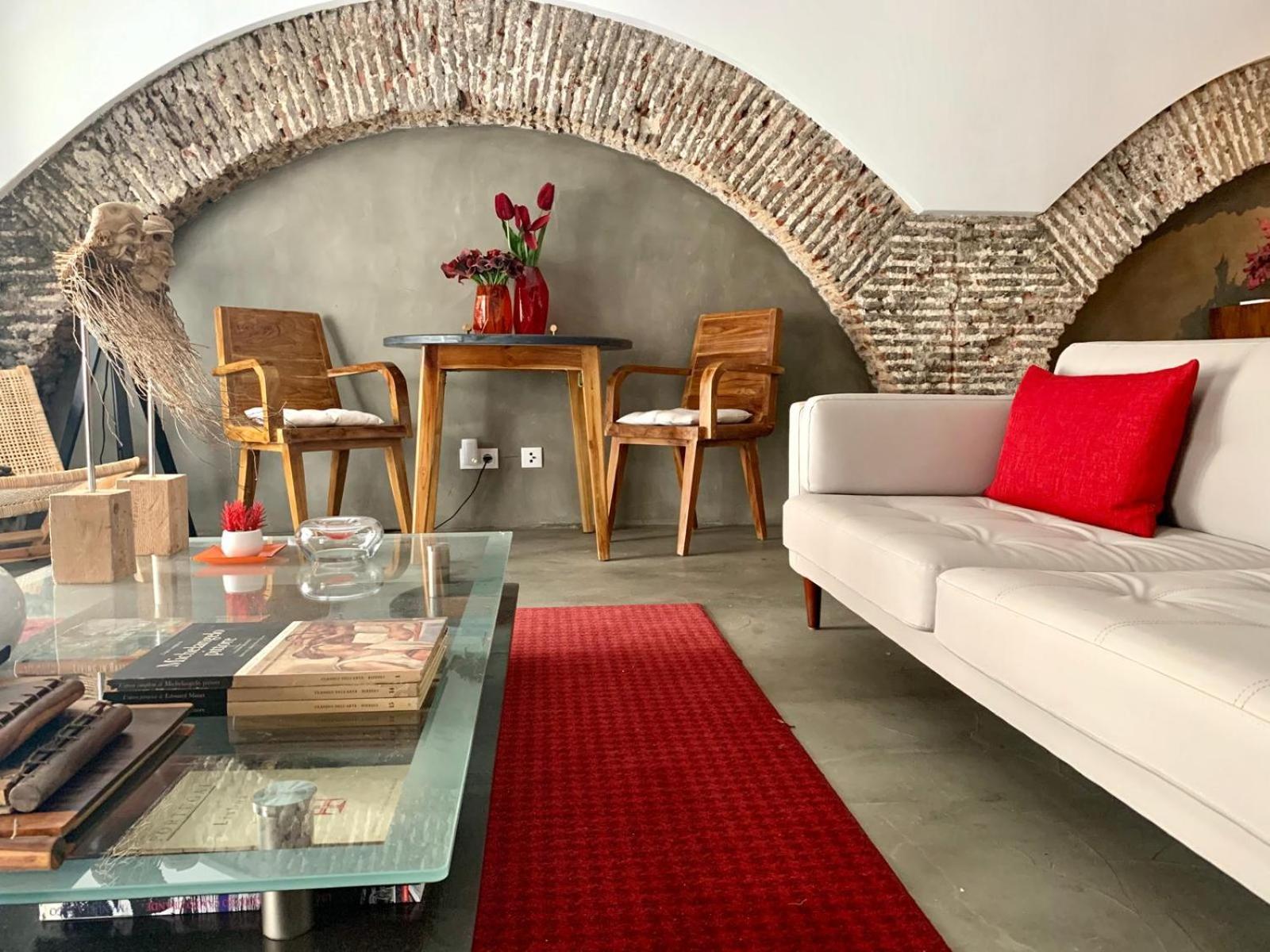 Old Stables Chiado - 2 Bedroom In The Heart Of Lisboa Kültér fotó